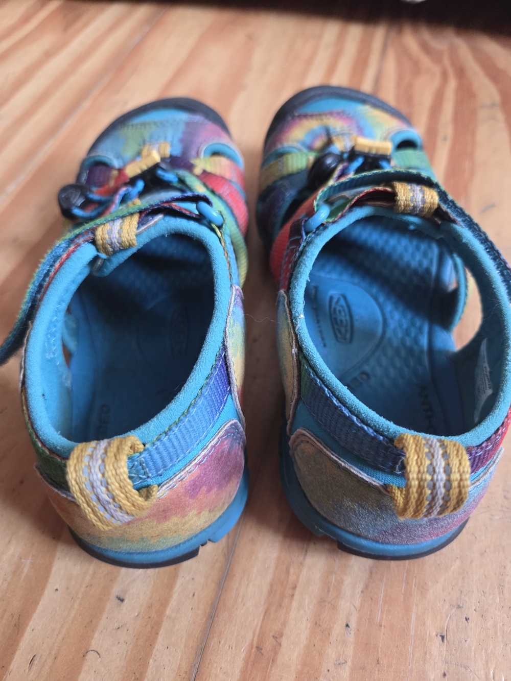 Keen Kids Teal Sandals with Rainbow Straps - Picture 3 of 6